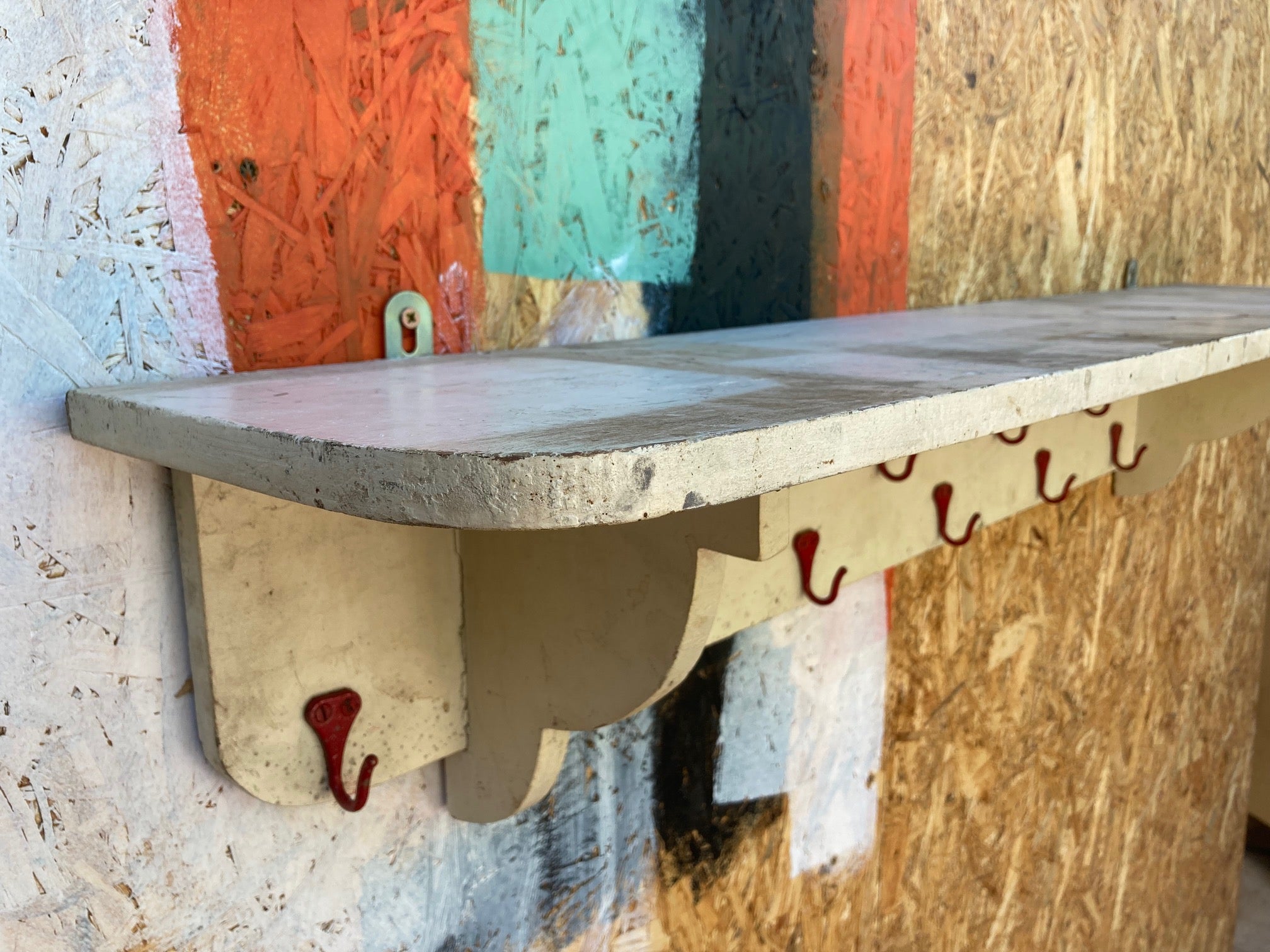 wooden-shelf-hooks-5