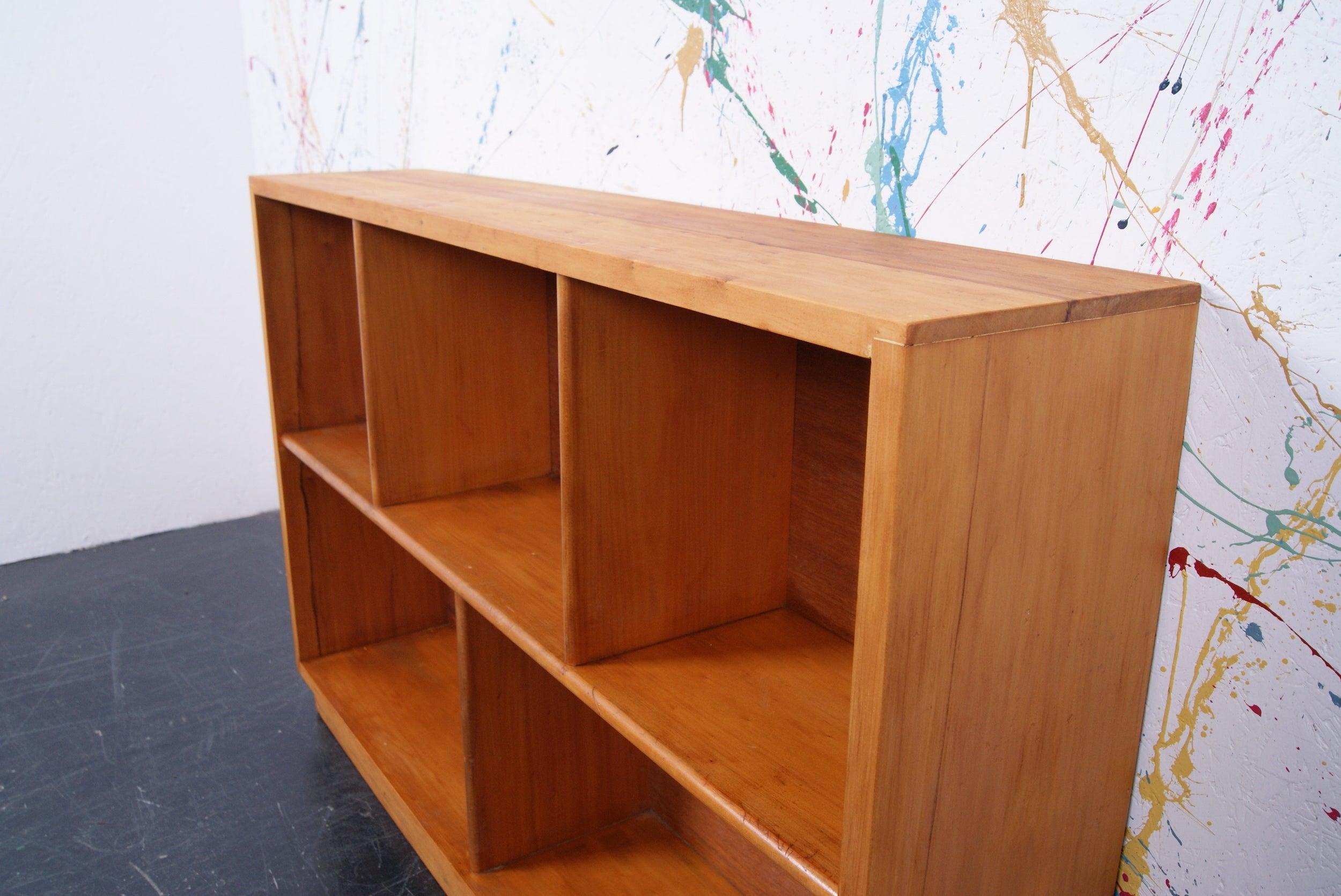 wooden-shelving-unit-4