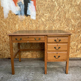 wooden-teachers-desk-1