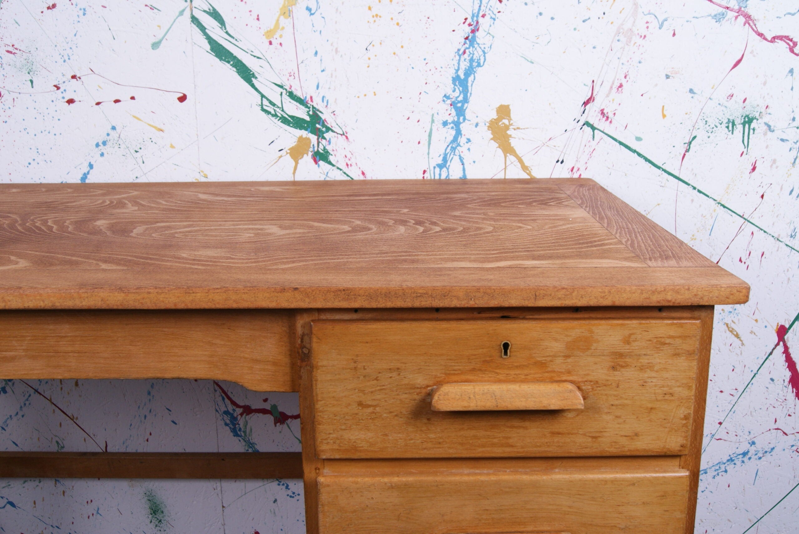 wooden-teachers-desk-2