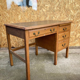 wooden-teachers-desk-4