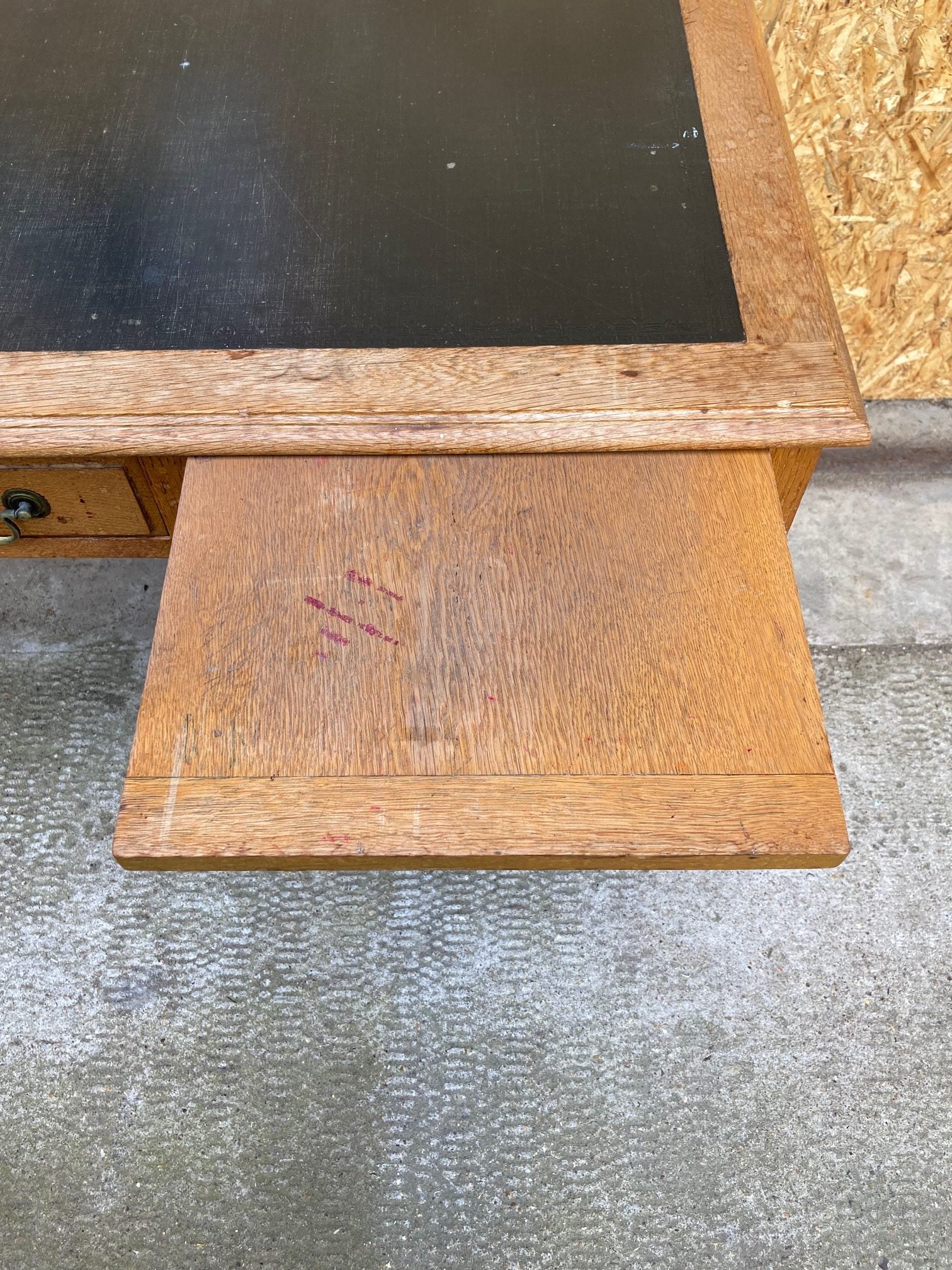 wooden-teachers-desk-7