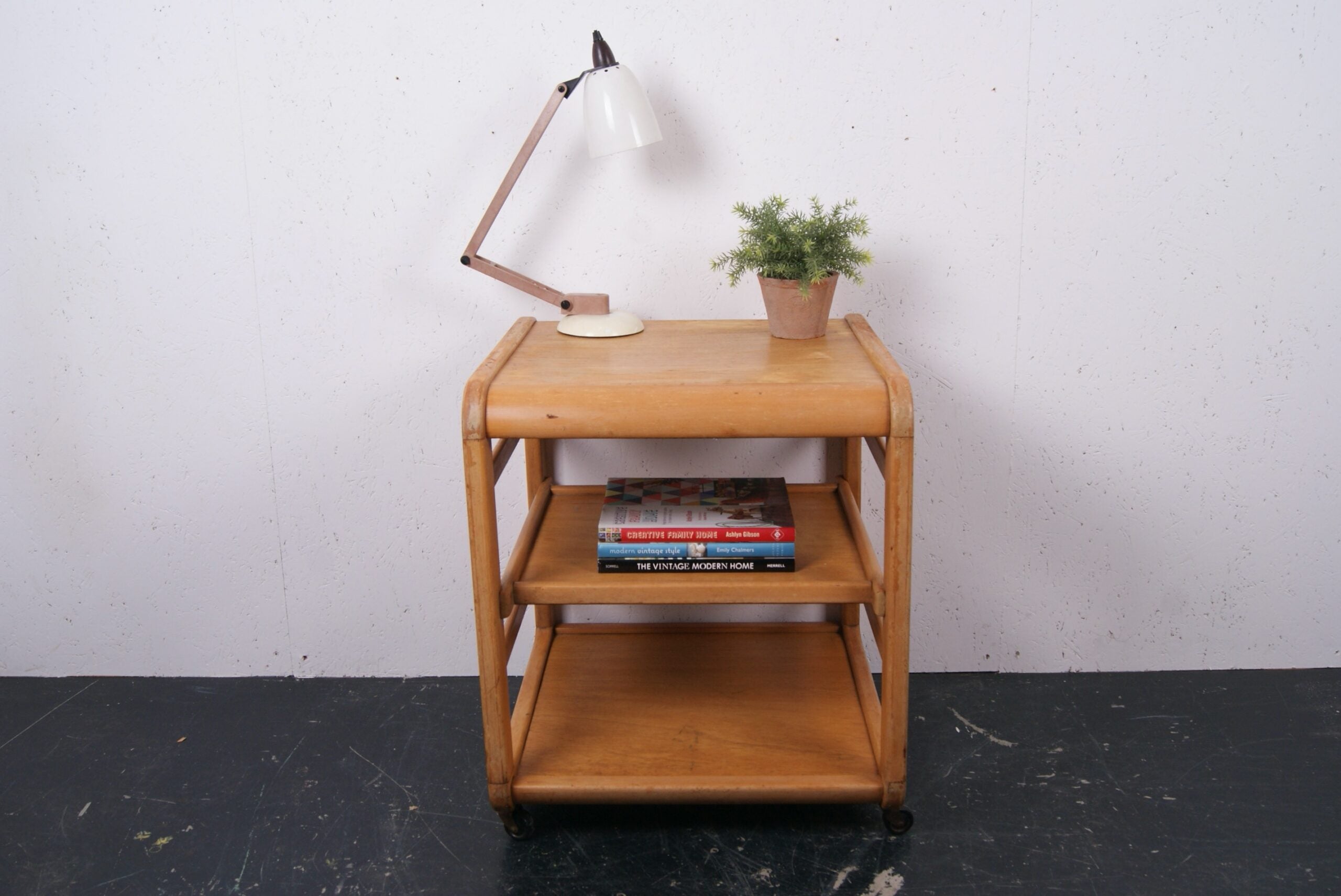 wooden-trolley-on-castors-5