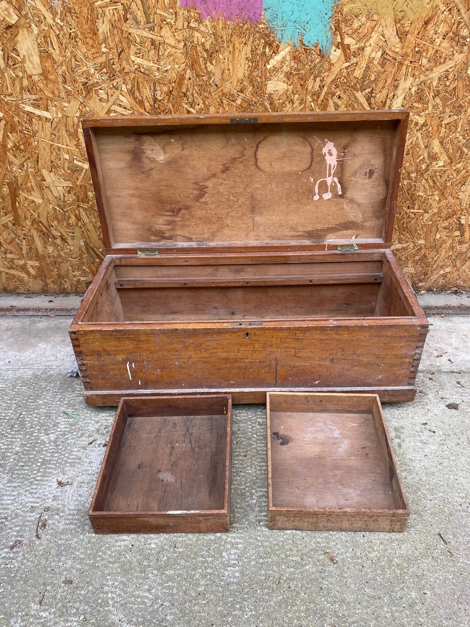 wooden-trunk-13