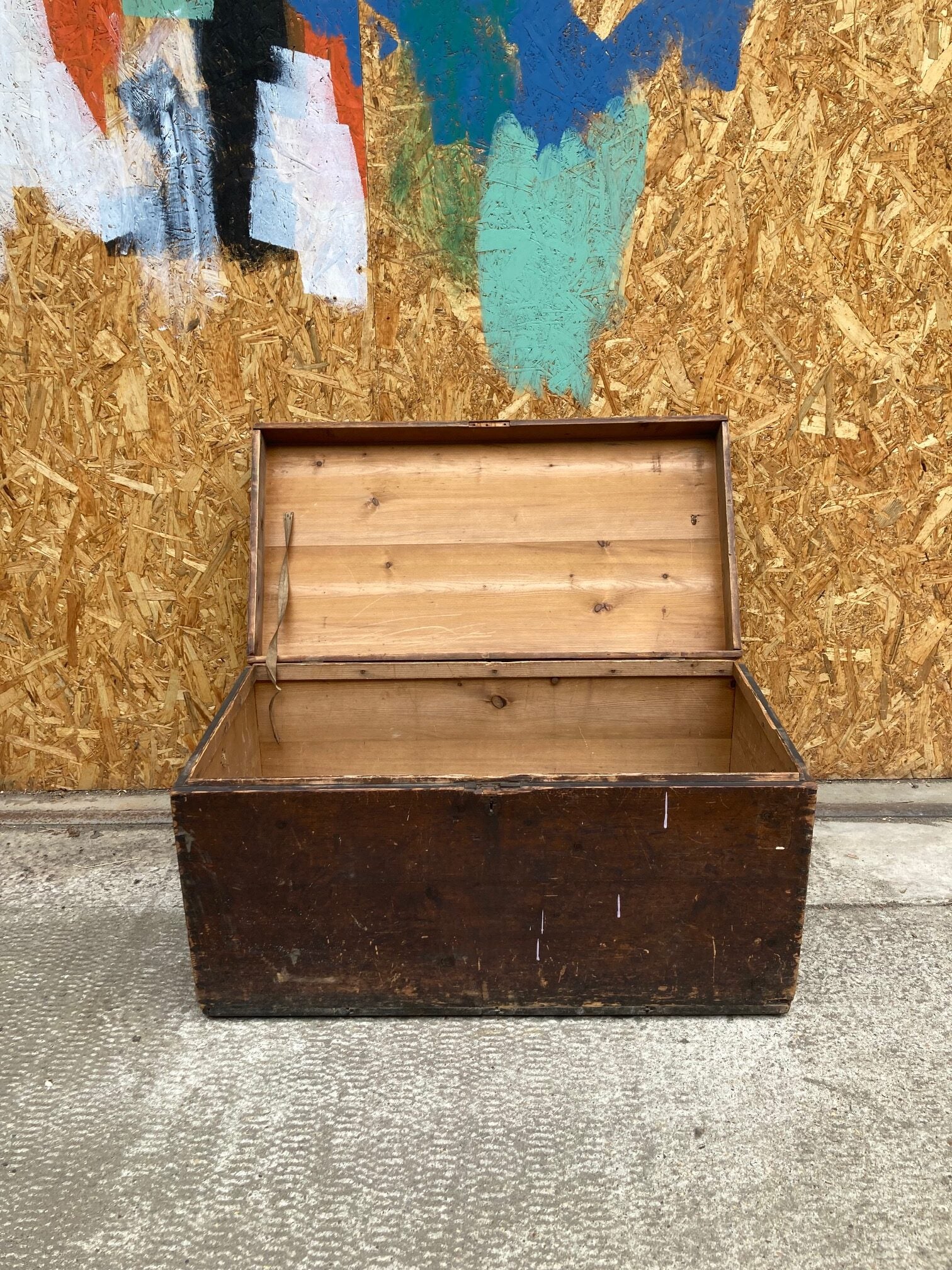 wooden-trunk-3