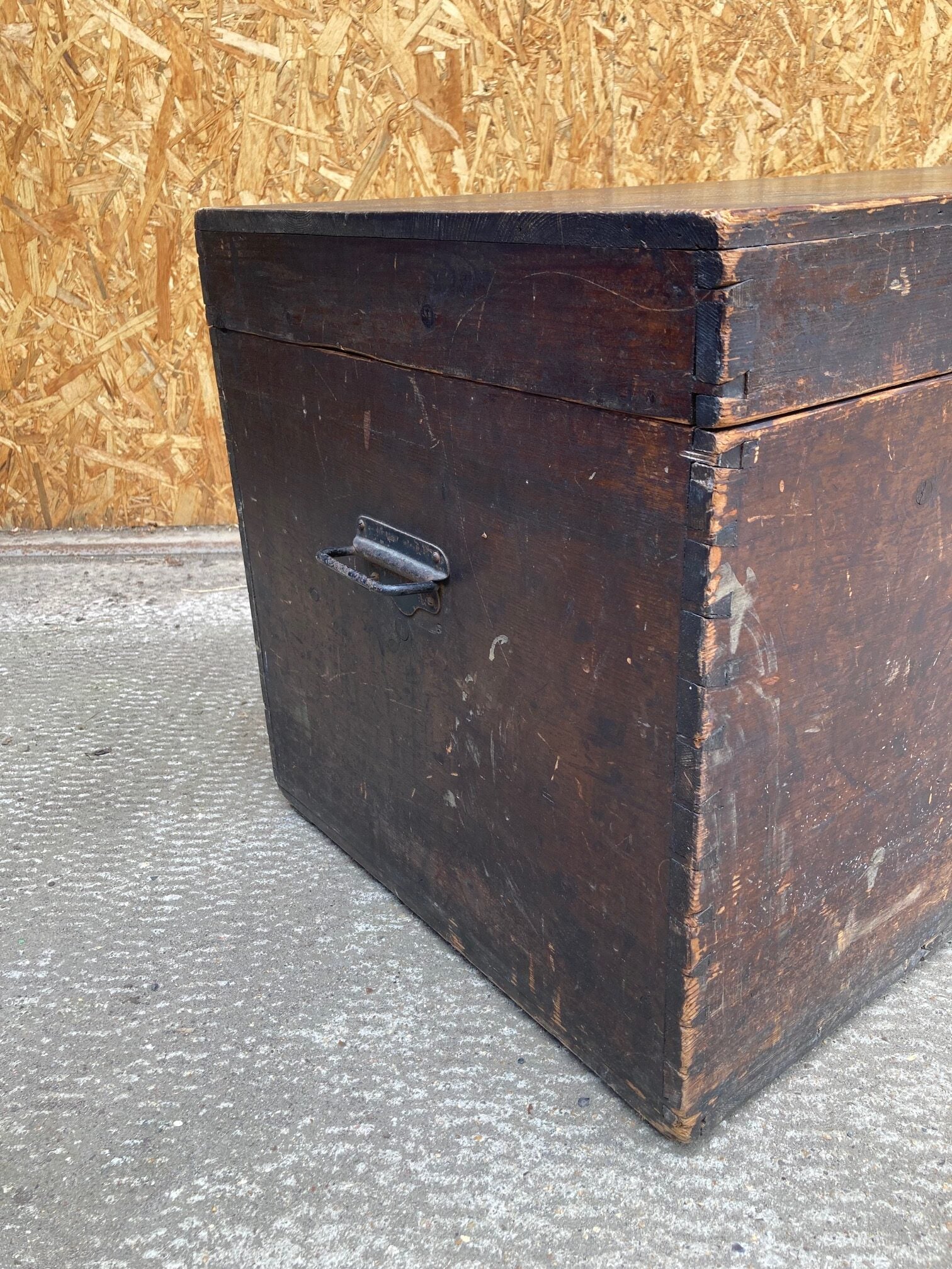 wooden-trunk-5
