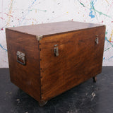 wooden-trunk-on-castors-2