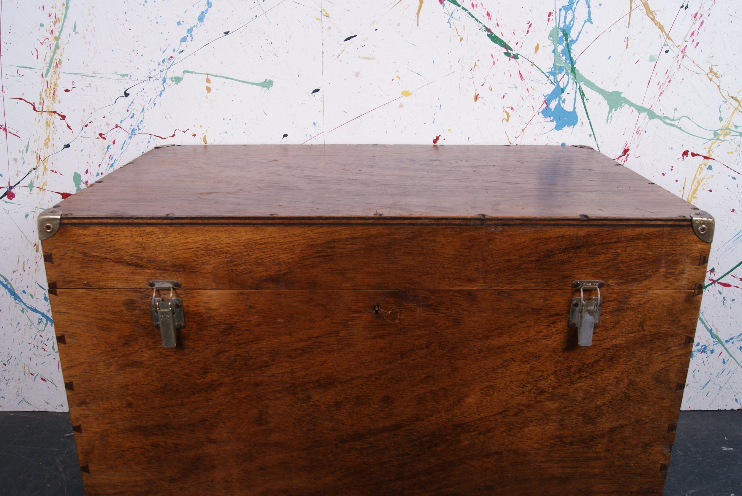 wooden-trunk-on-castors-7