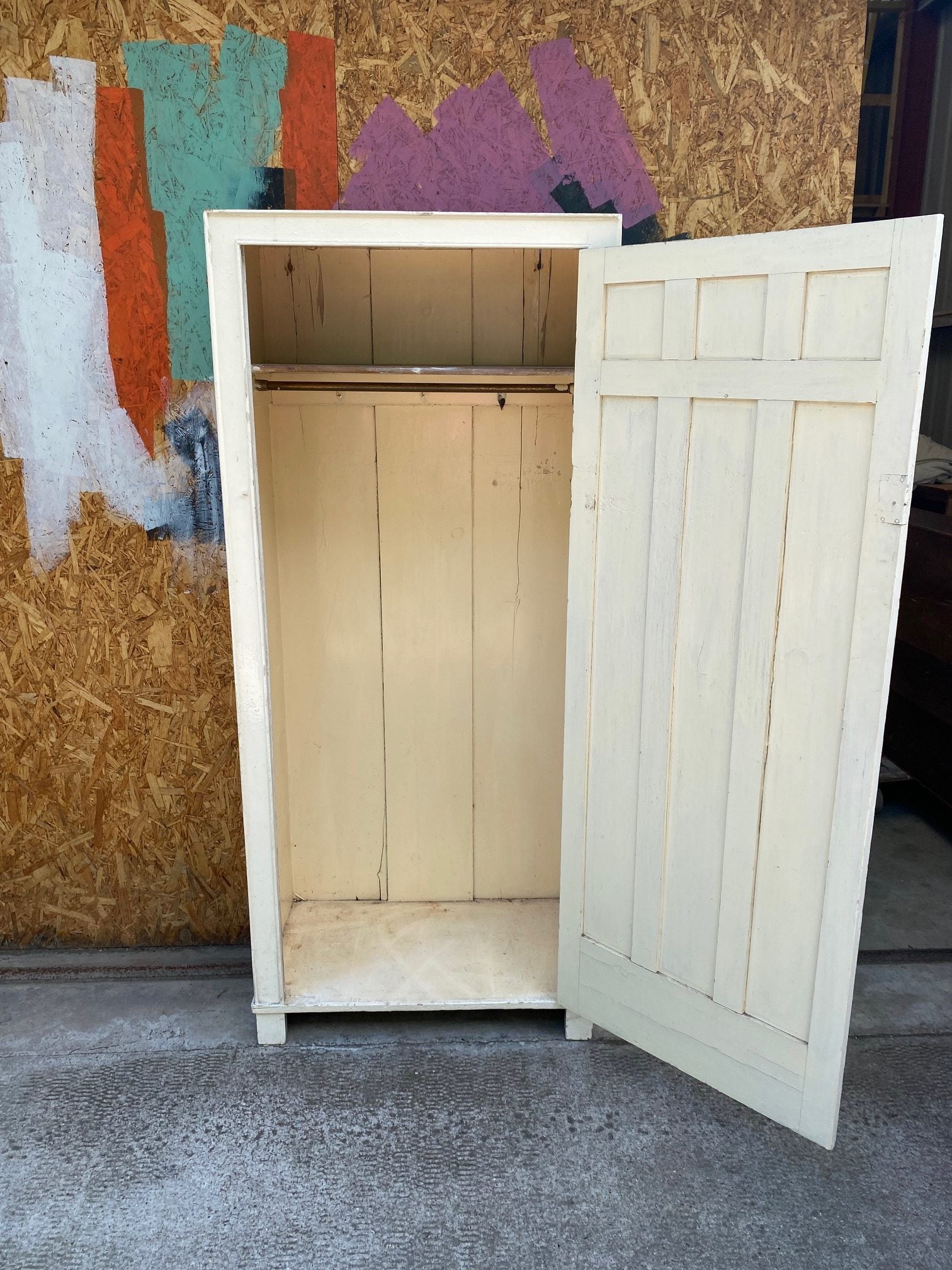 wooden-wardrobe-3