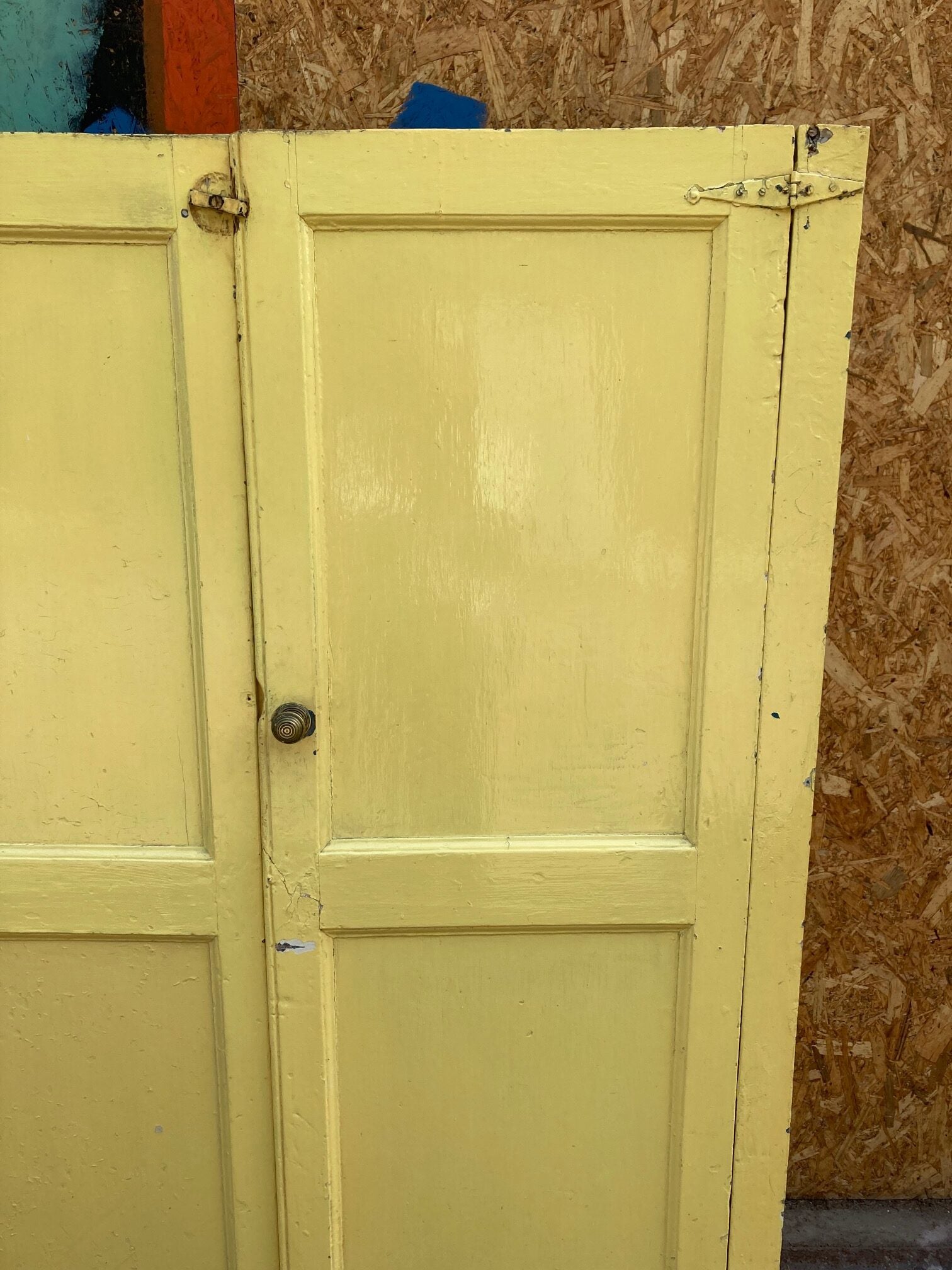 wooden-yellow-cupboard-2