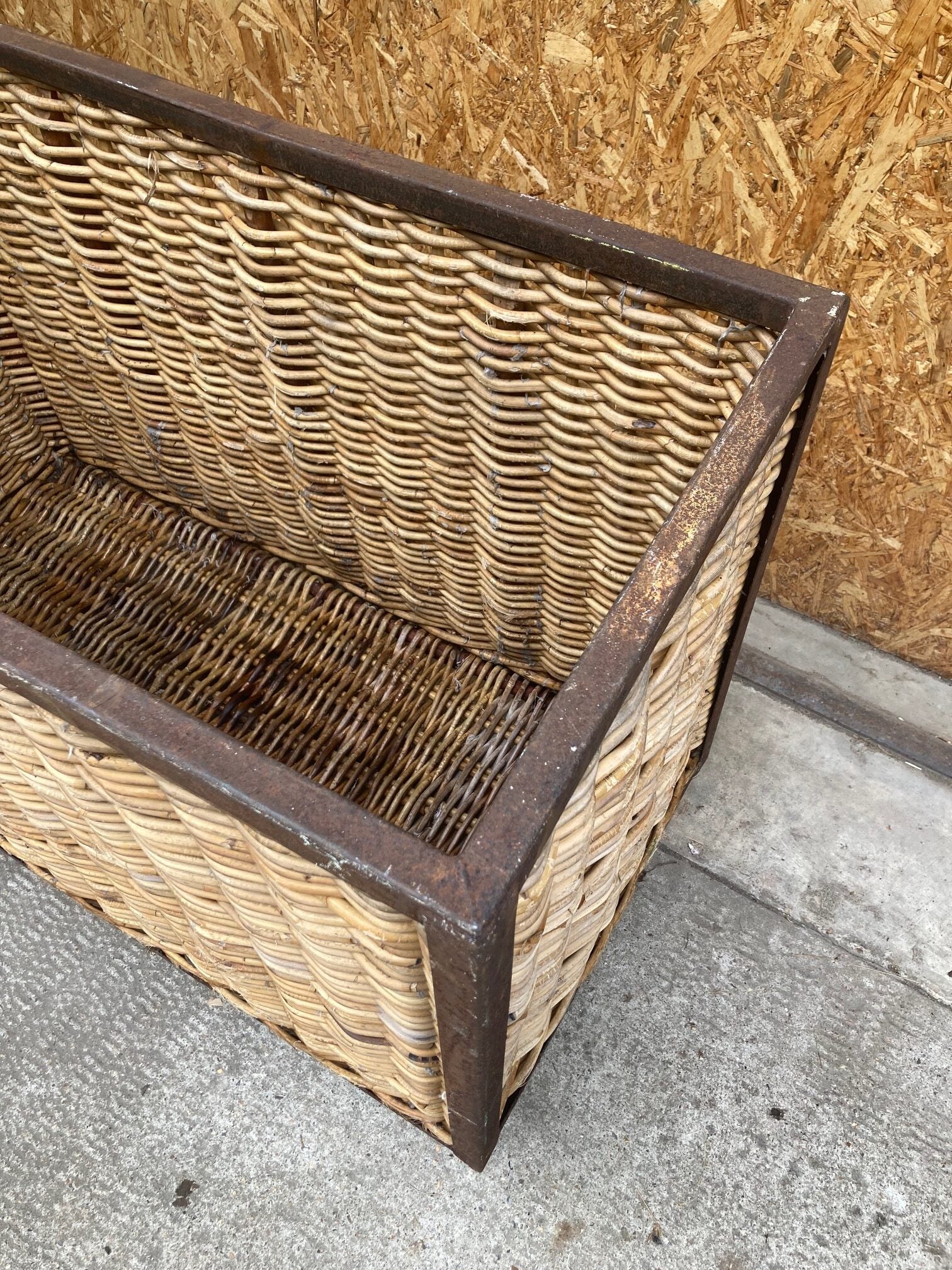 wool-factory-trolley-3
