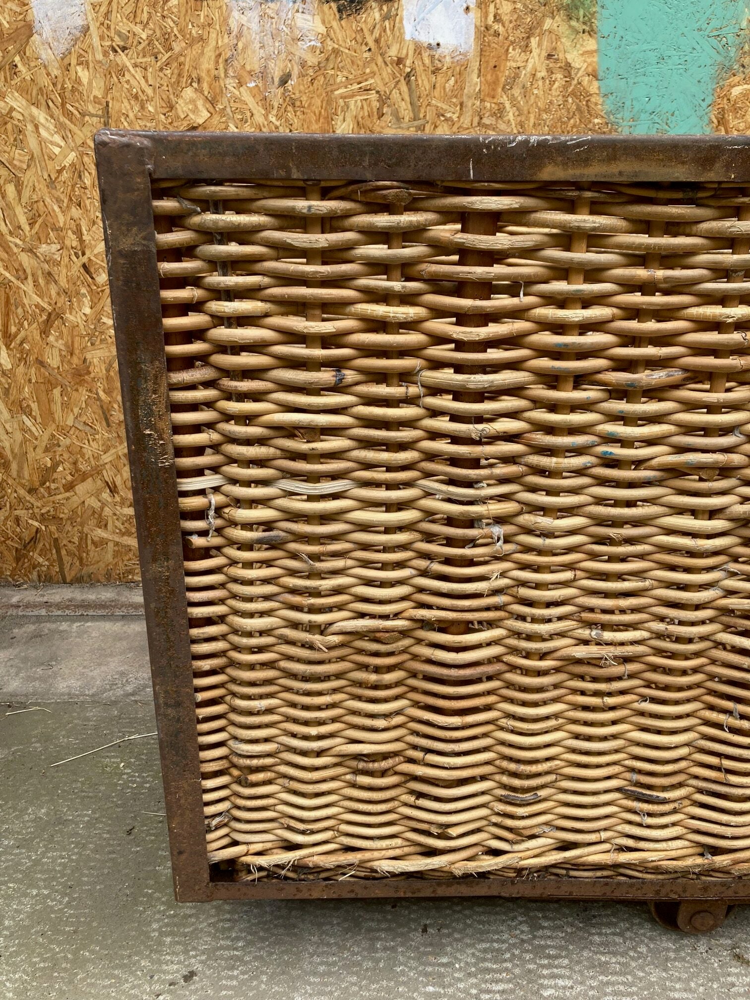 wool-factory-trolley-4