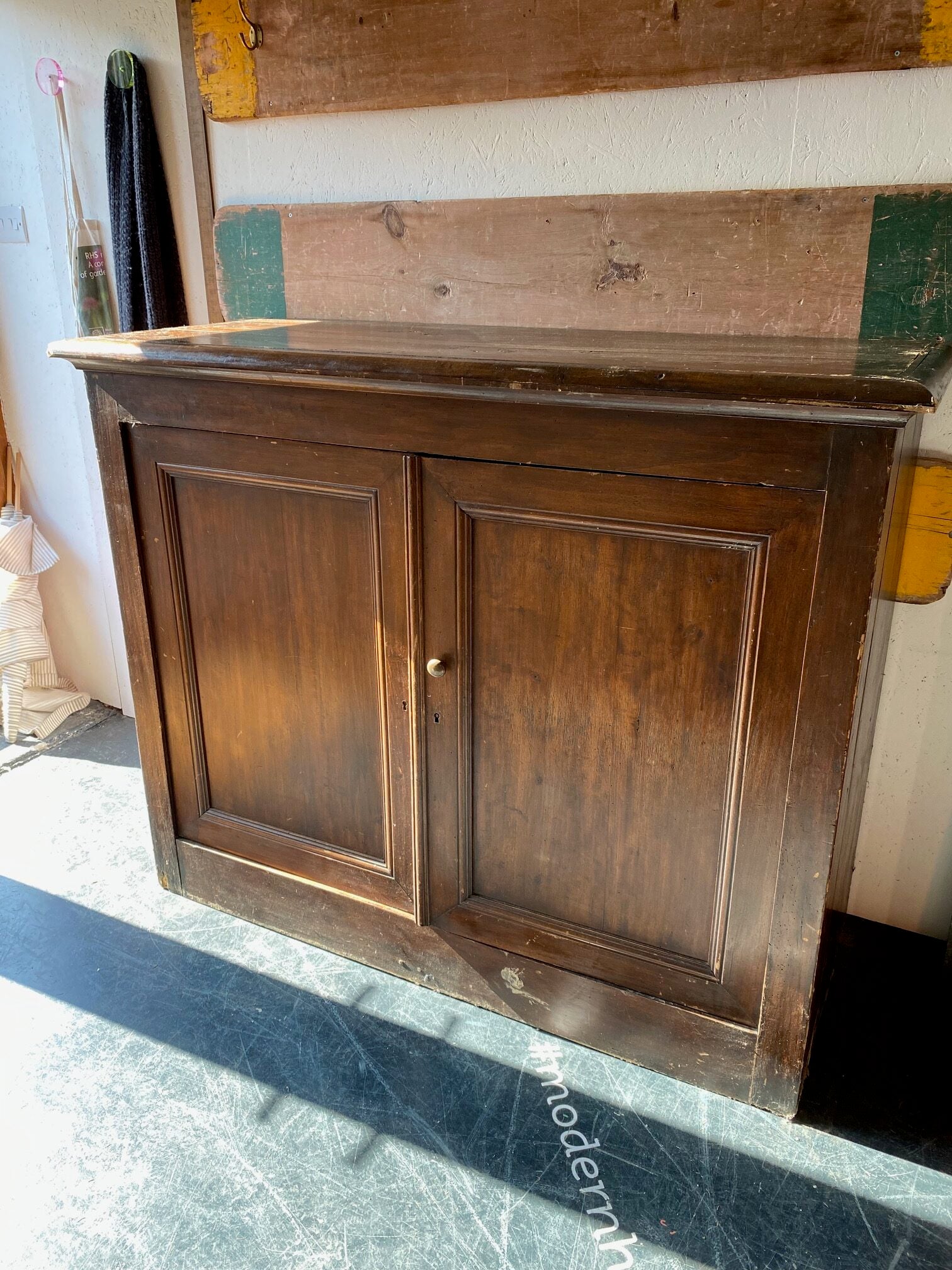 wooden-cupboard