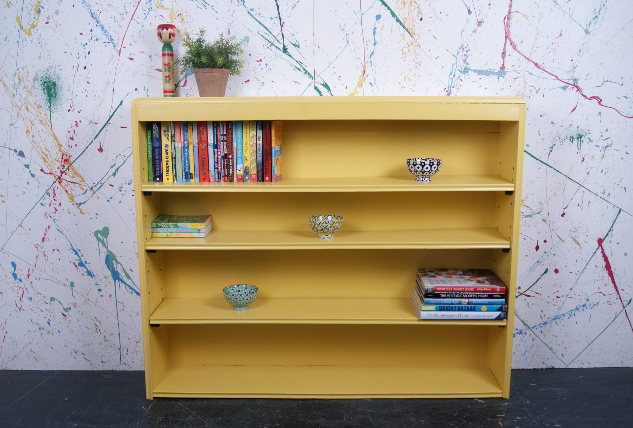 yellow-bookcase-4