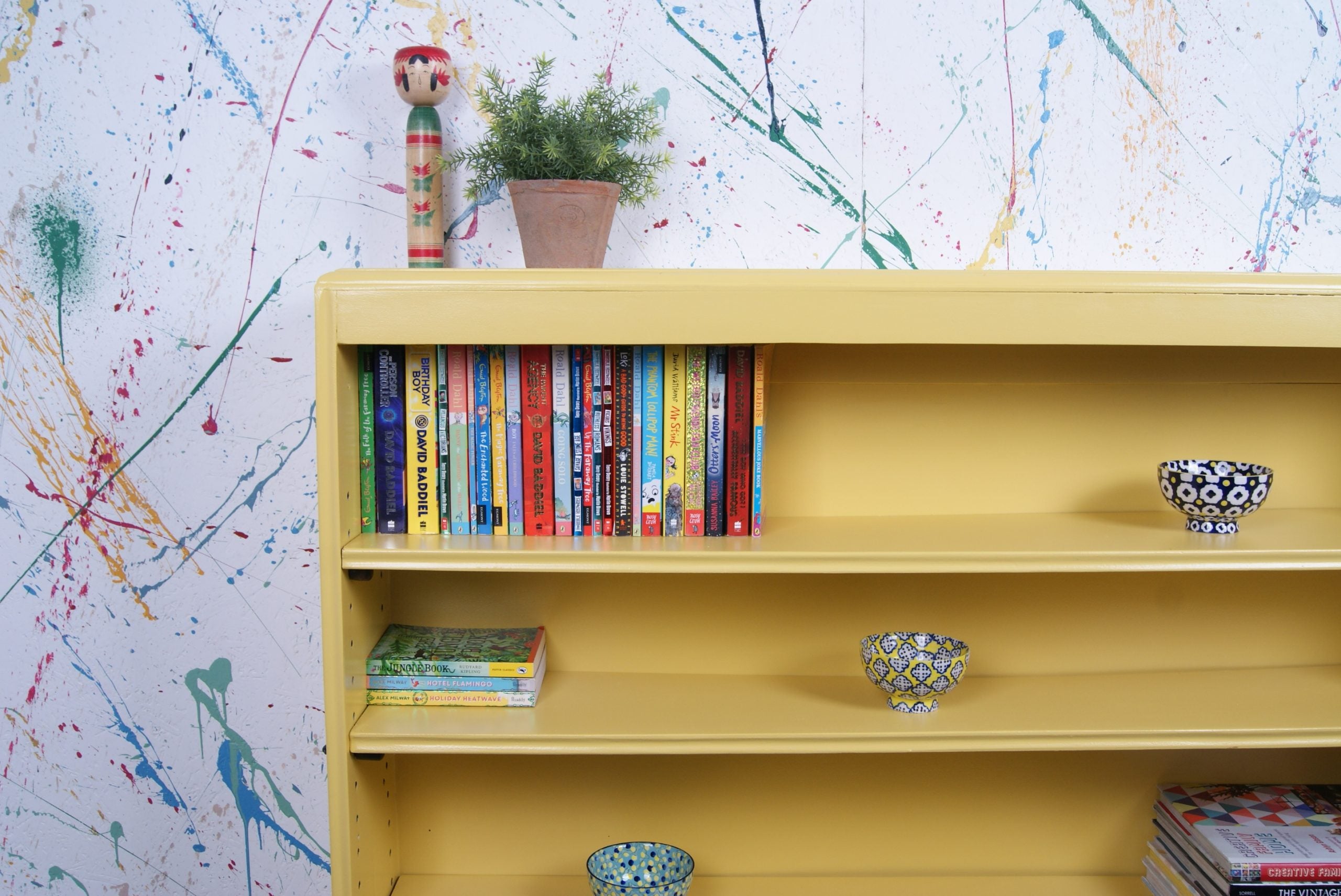yellow-bookcase-5