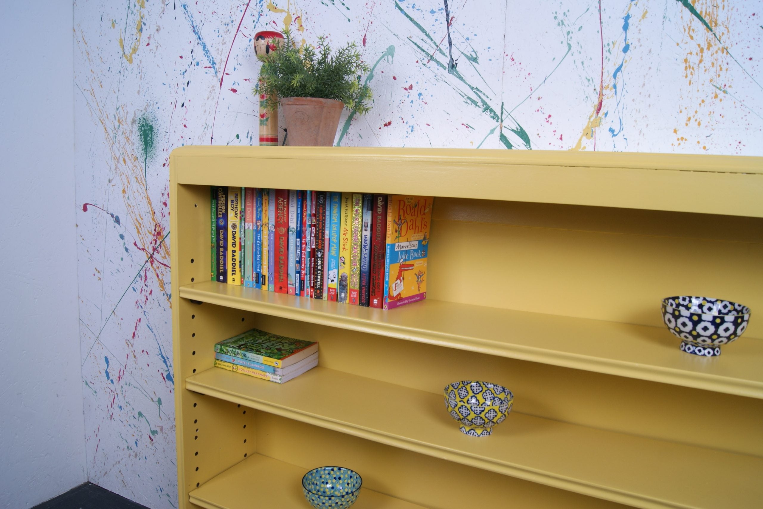 yellow-bookcase-6