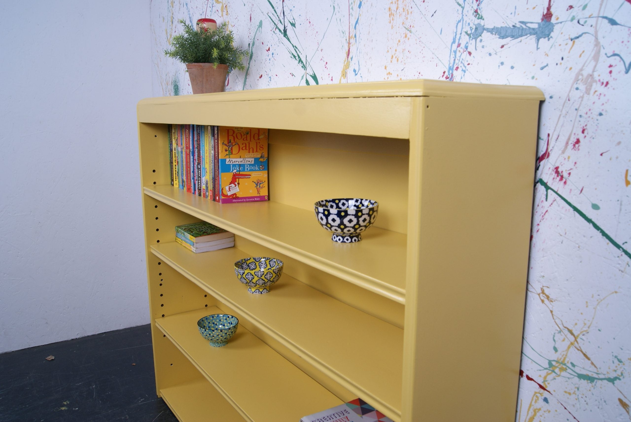 yellow-bookcase-7