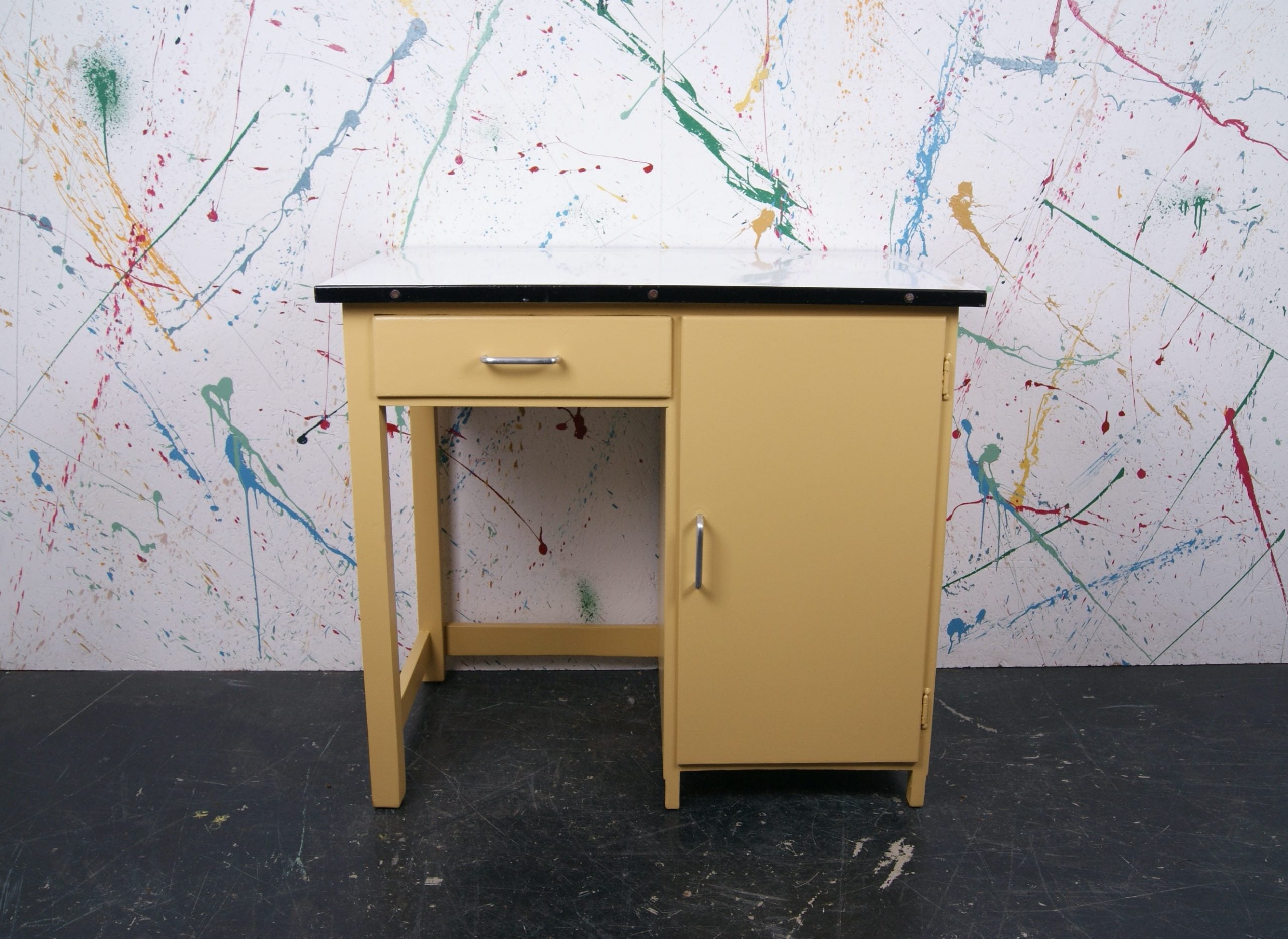 yellow-desk-enamel-top-3