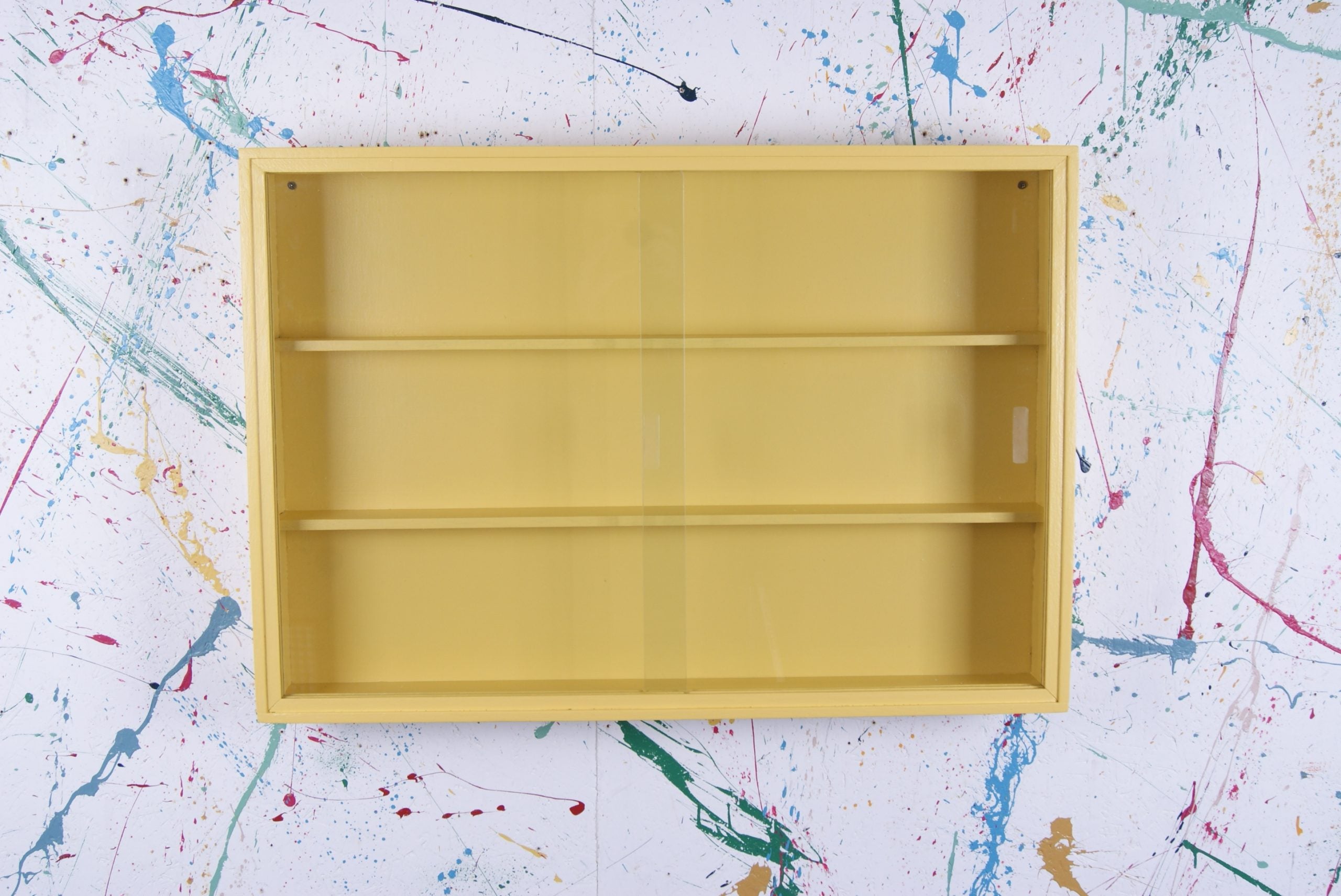yellow-display-cabinet-1
