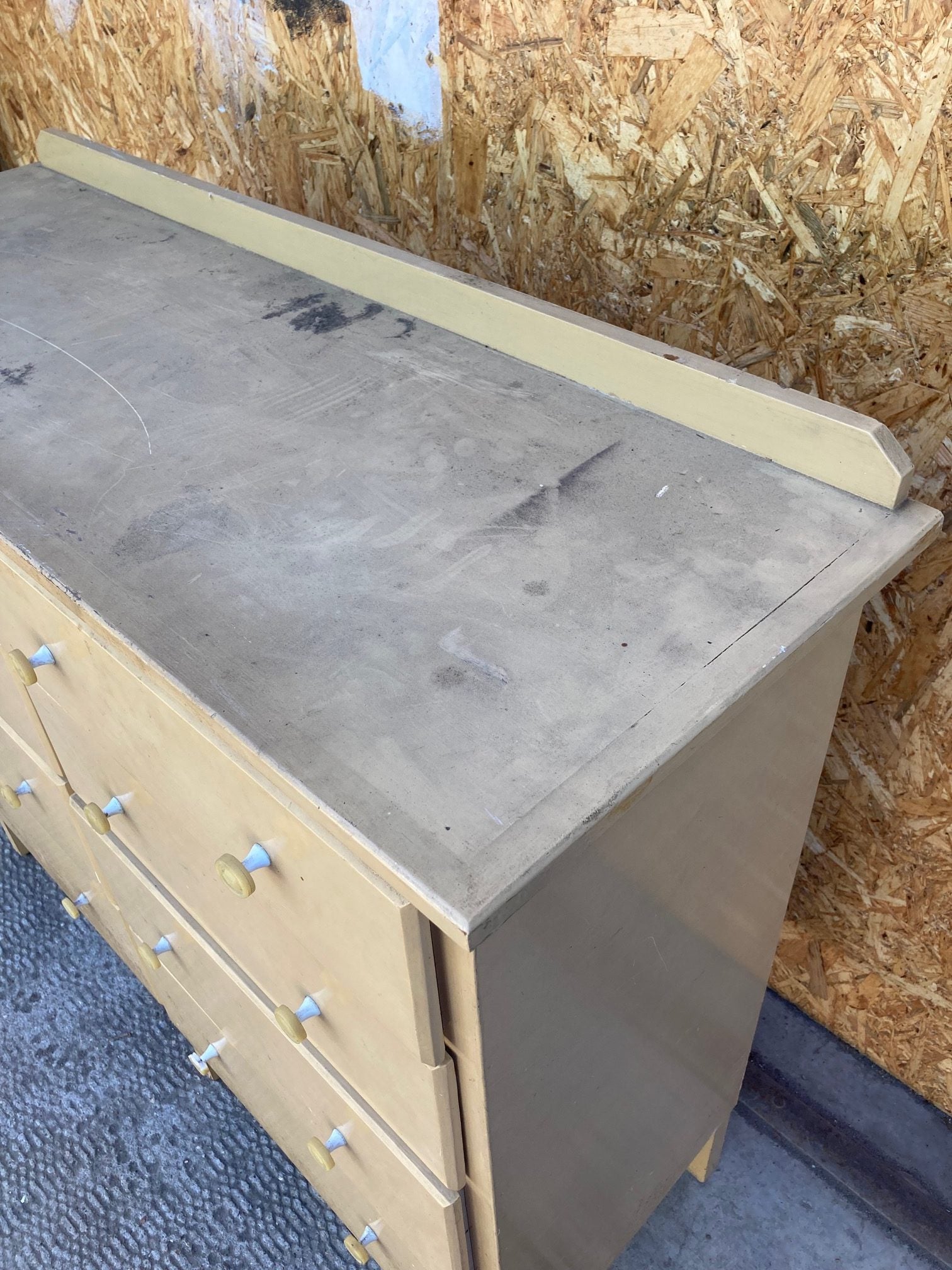 yellow-drawers-4