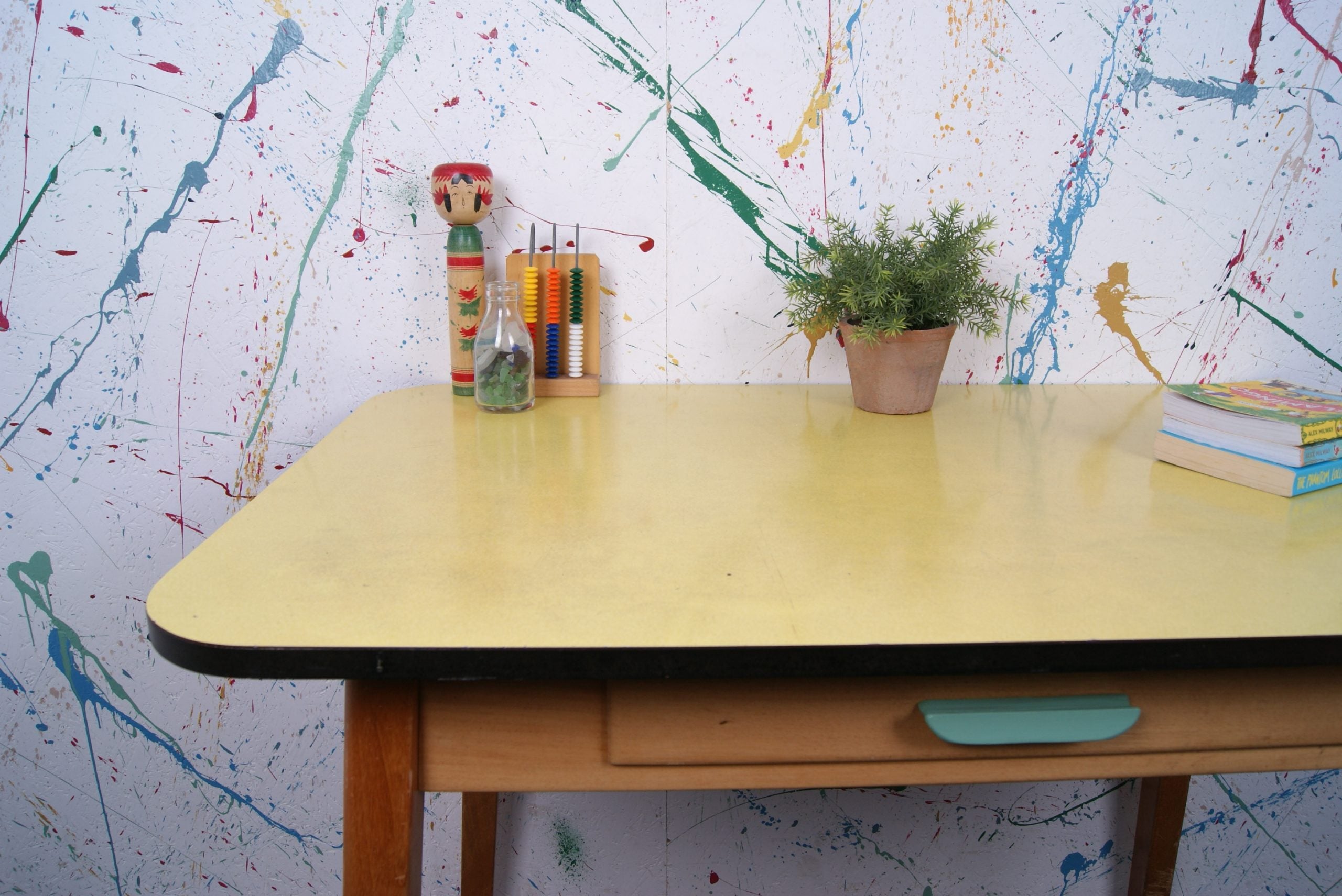 yellow-formica-table-3