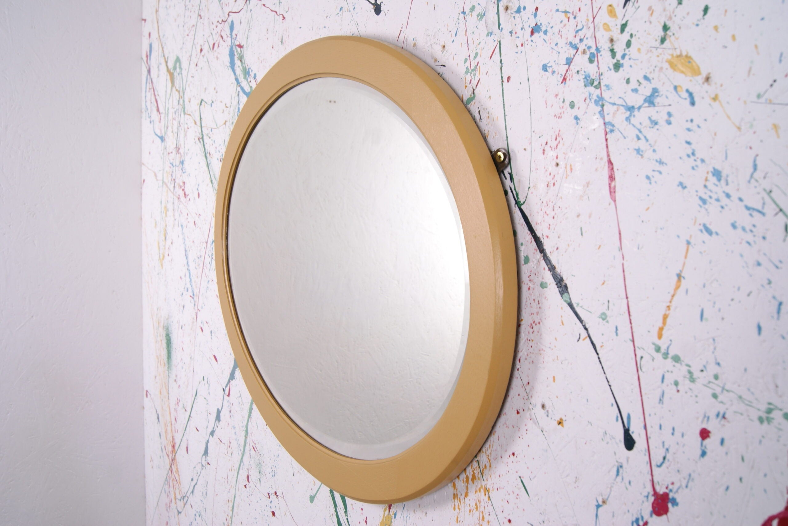 yellow-oval-mirror-2