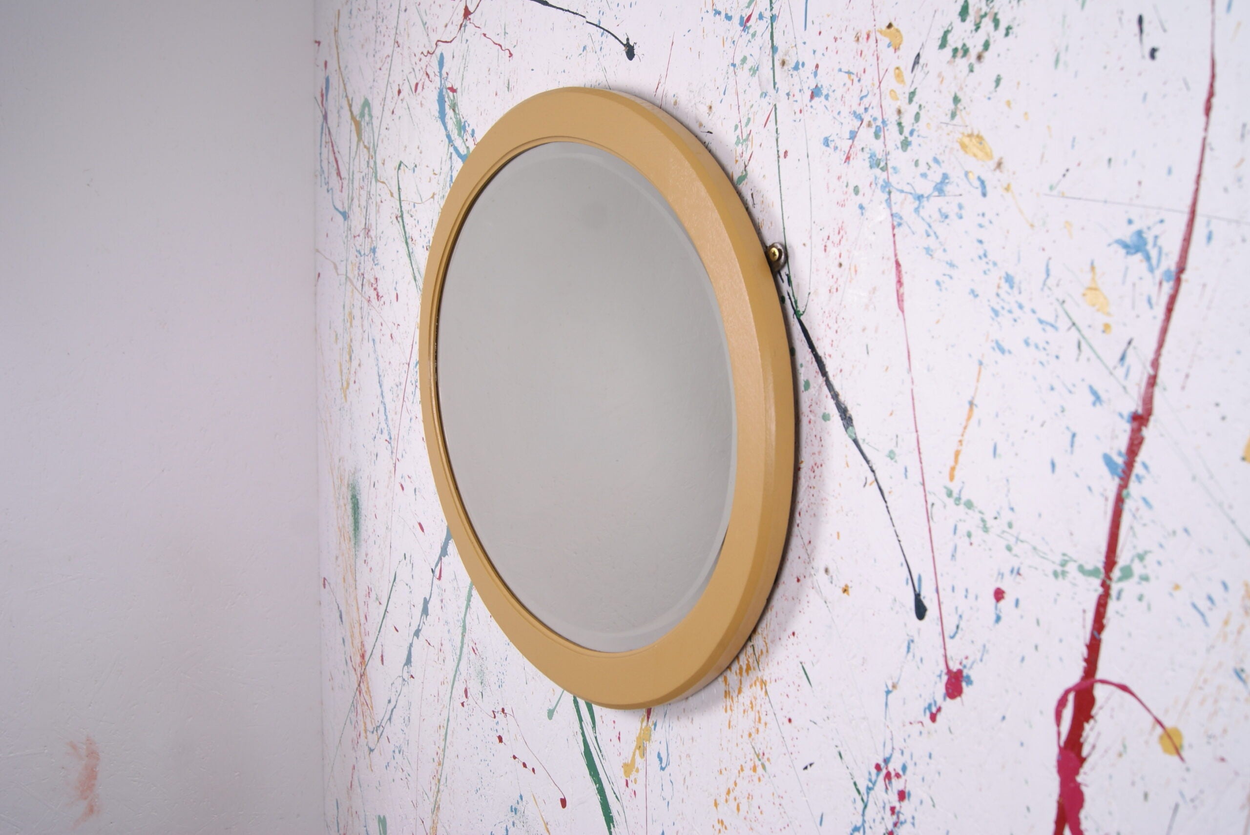 yellow-oval-mirror-3