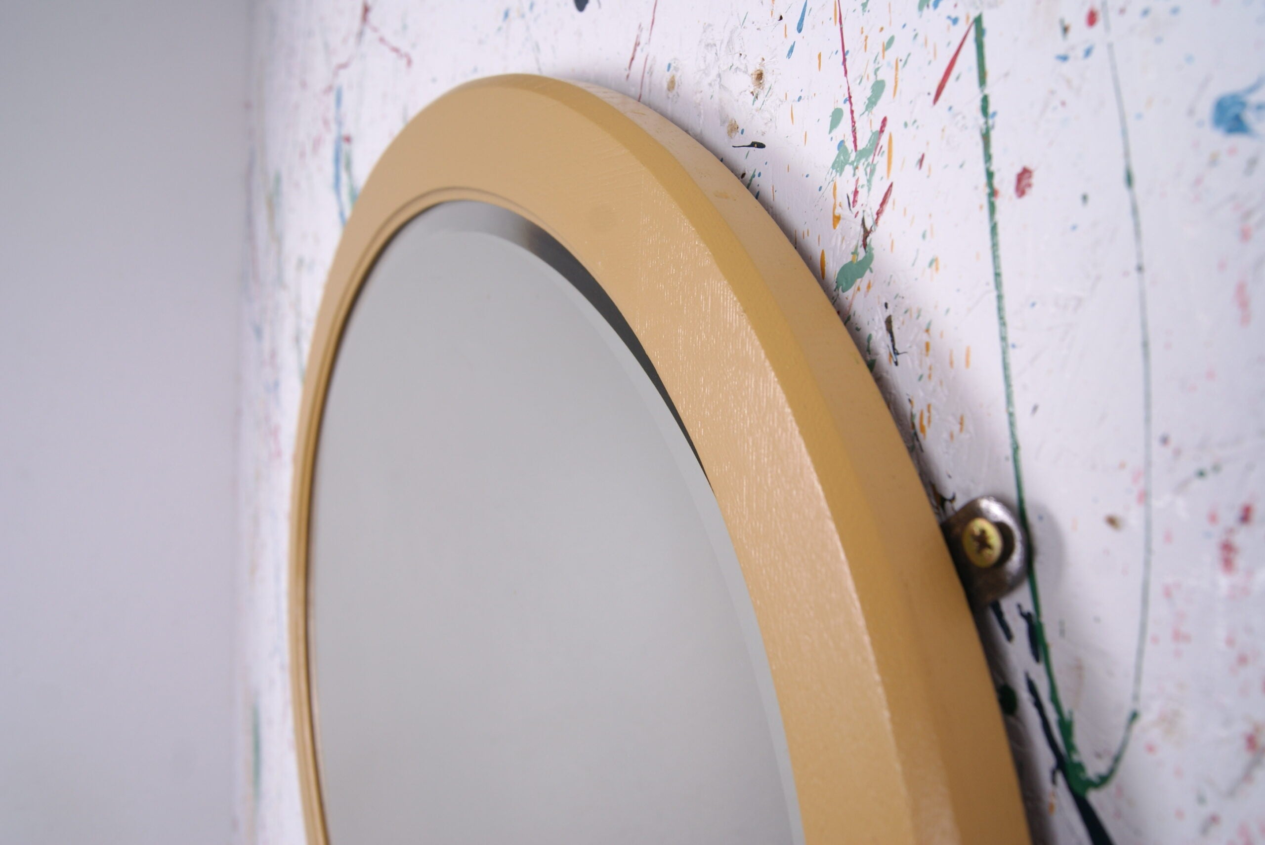 yellow-oval-mirror-4