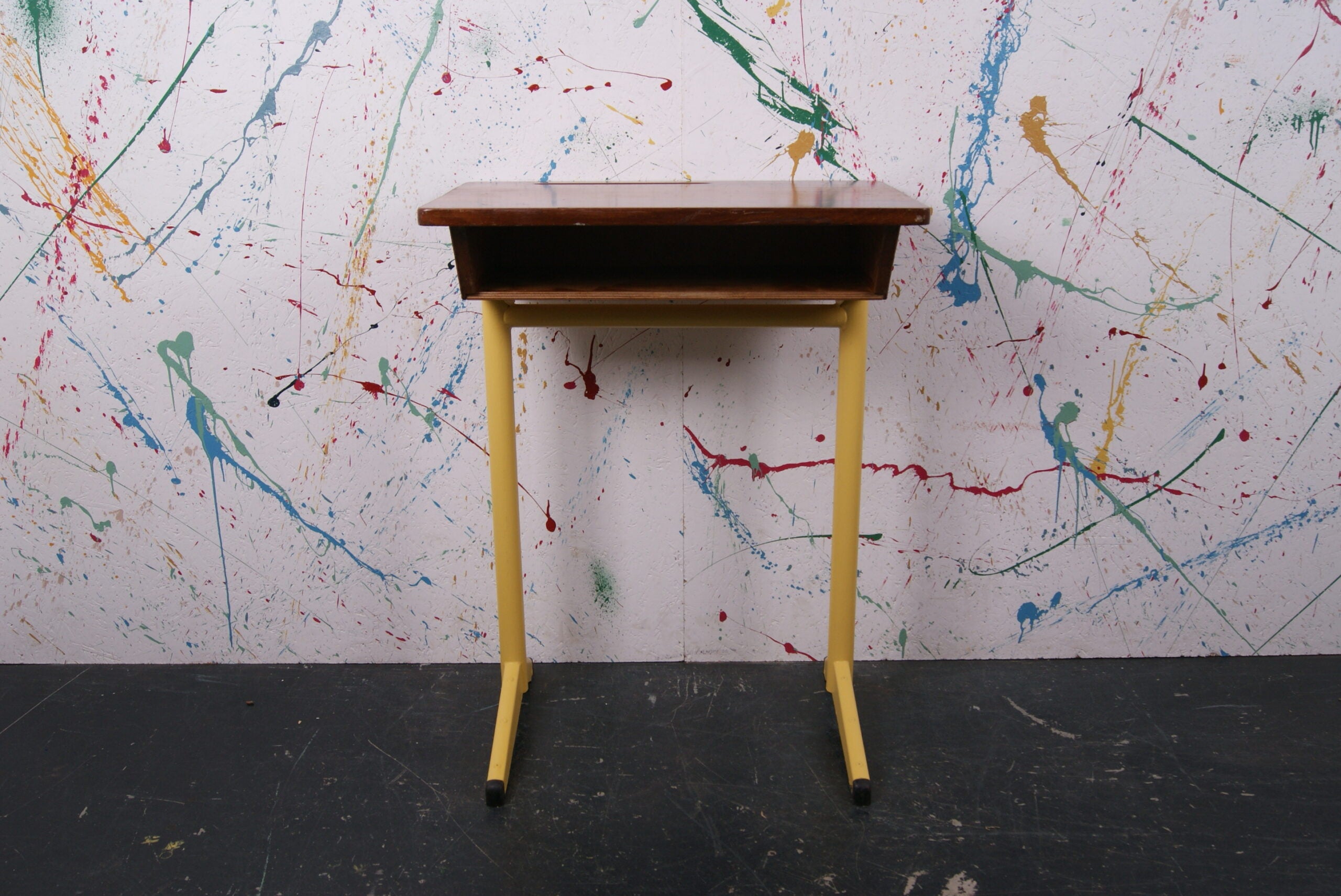 yellow-single-school-desk-1